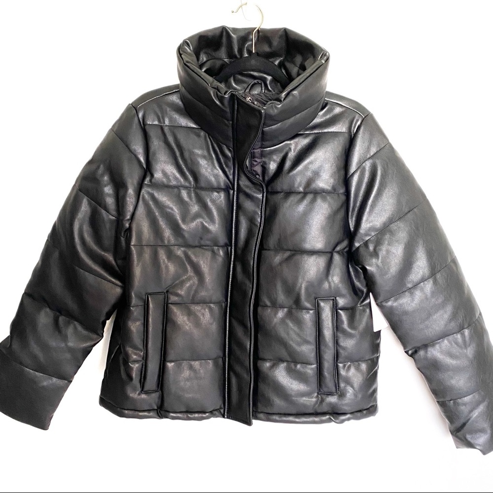 Trendy Blogger Favorite Leather Puffer Jacket - Picture 4 of 6